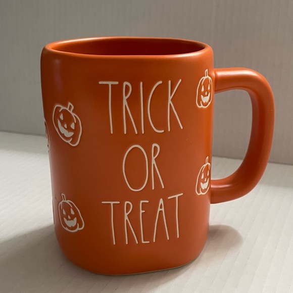 🎃 Rae Dunn Trick or Treat Pumpkins Coffee Mug Halloween Orange NEW - Picture 2 of 5